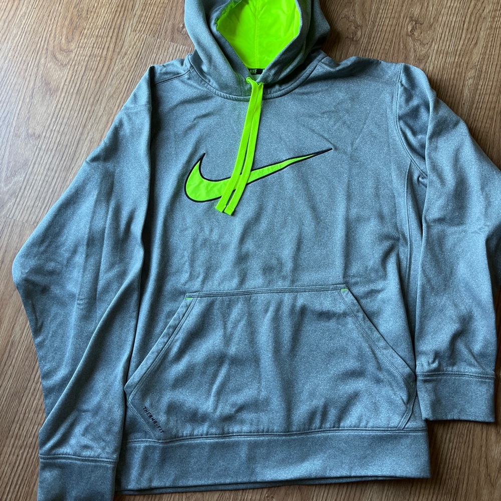 Nike Therma-Fit Hoodie. Great condition. Mens large
